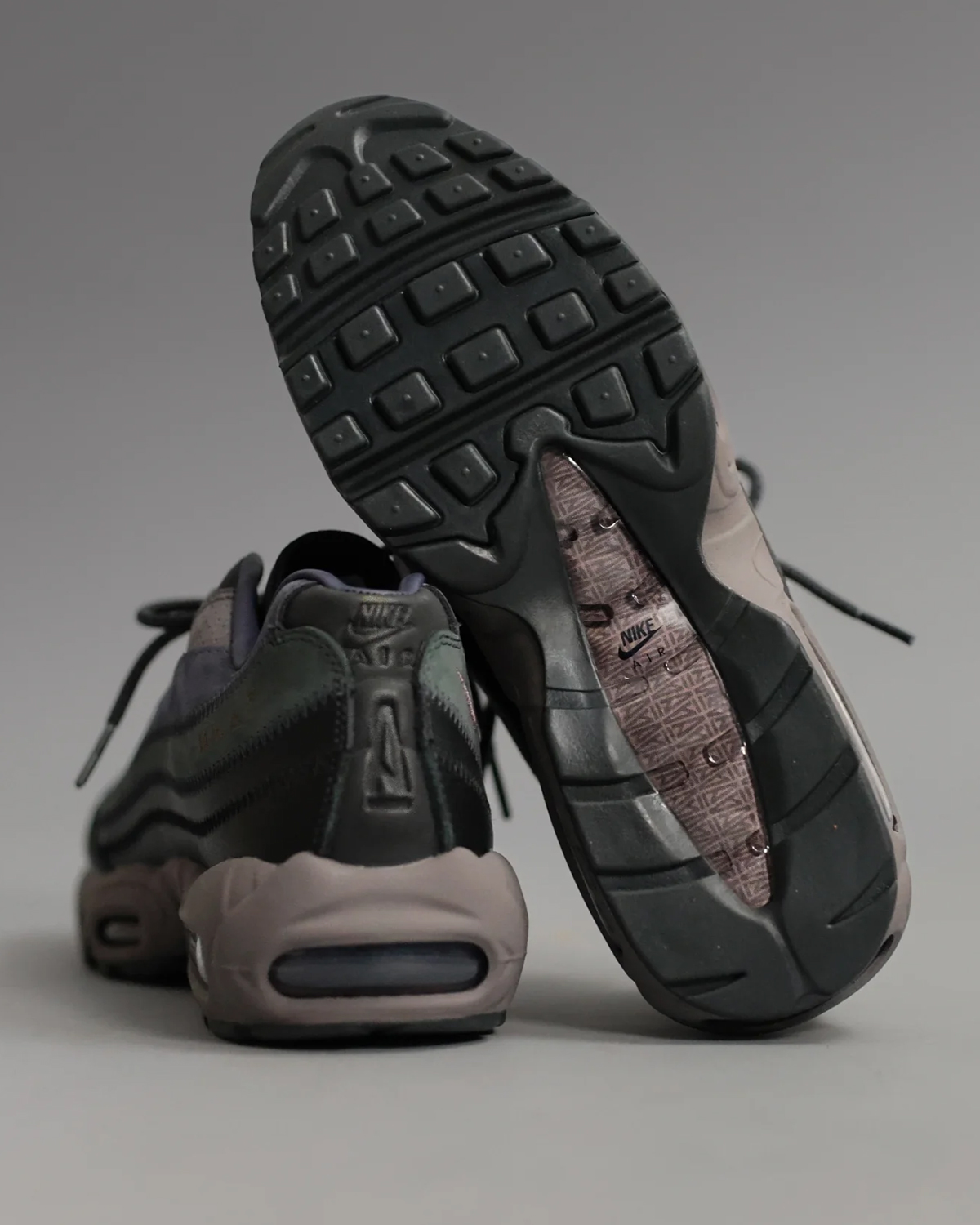 A Ma Maniere Nike Air Max 95 Diffused Taupe Phantom Fz8743 201 5