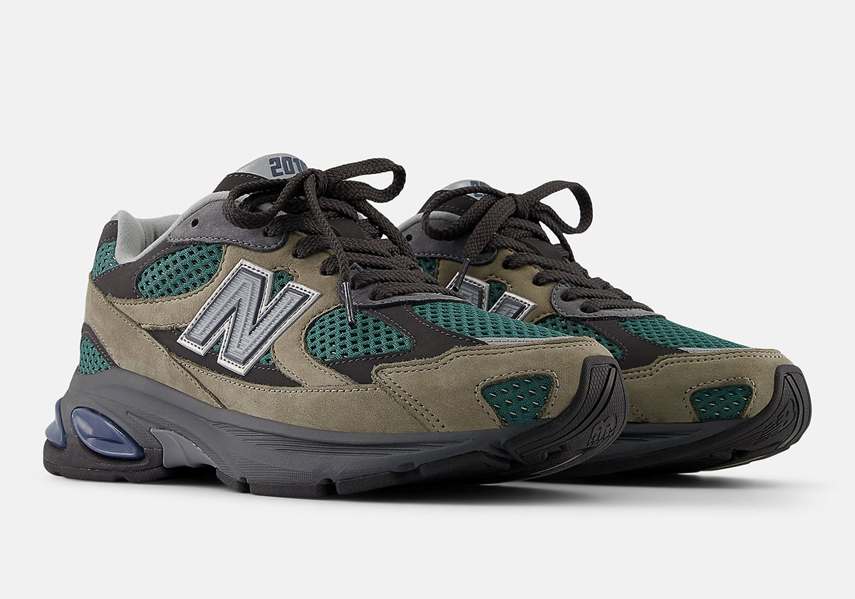 The All-New New Balance 2010 Steps In With "Vintage Khaki"