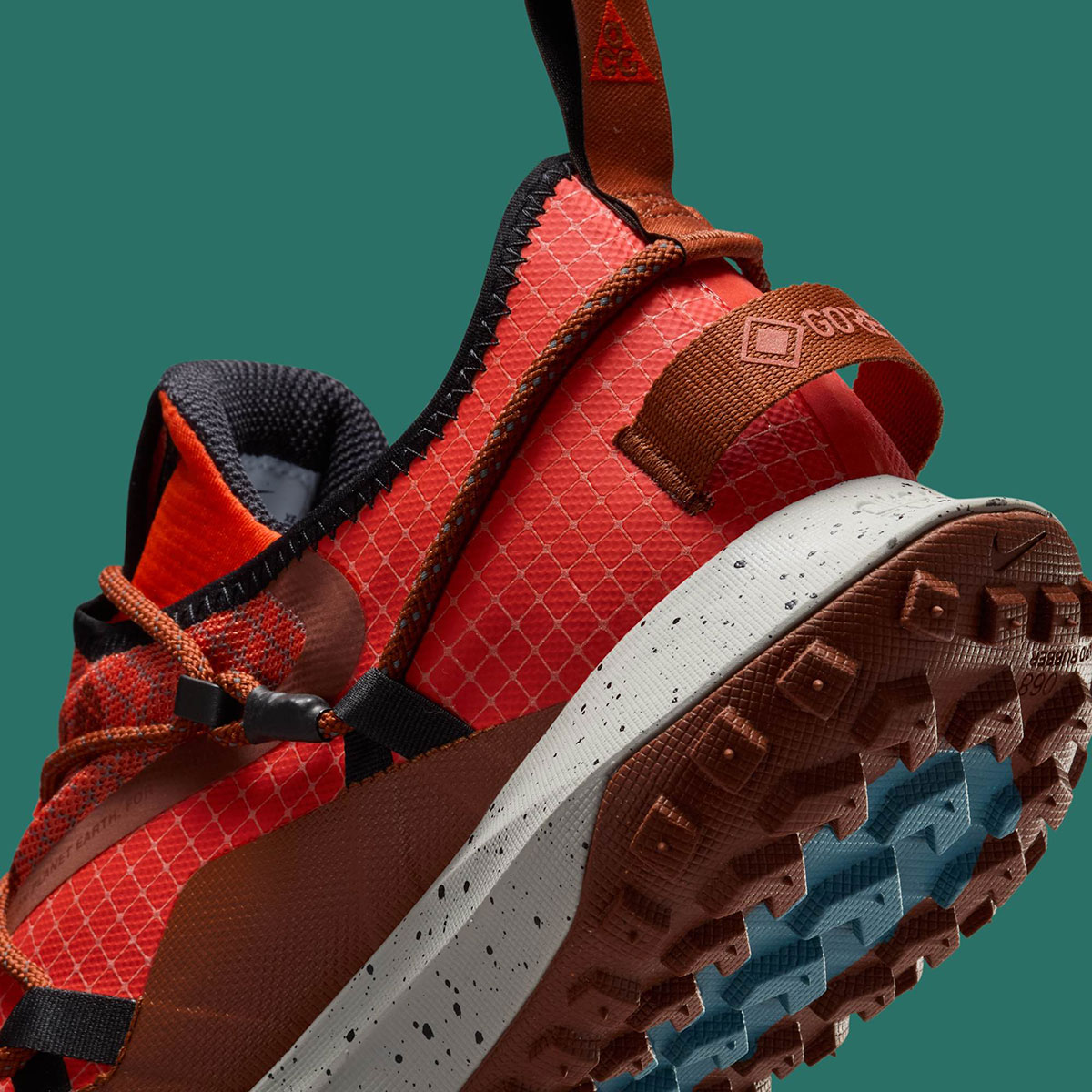 Nike Acg Mountain Fly Low Gore Tex Red Ib7328 200 10