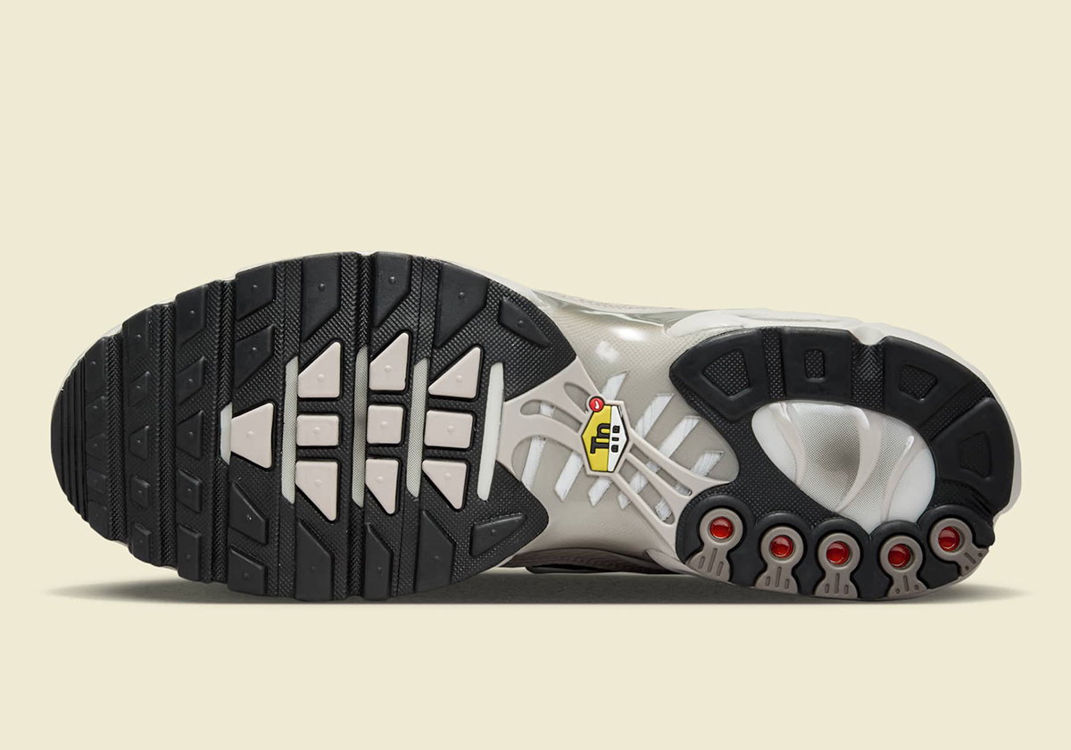 Nike Air Max Plus Year Of The Snake Ib7679 200 10