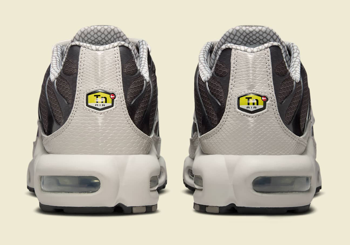 Nike Air Max Plus Year Of The Snake Ib7679 200 3