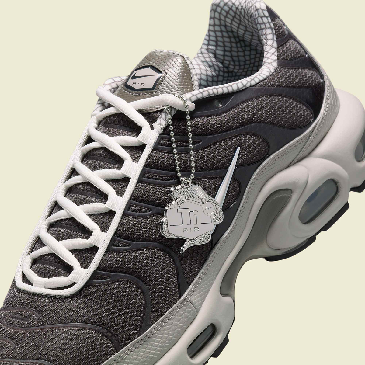 Nike Air Max Plus Year Of The Snake Ib7679 200 8