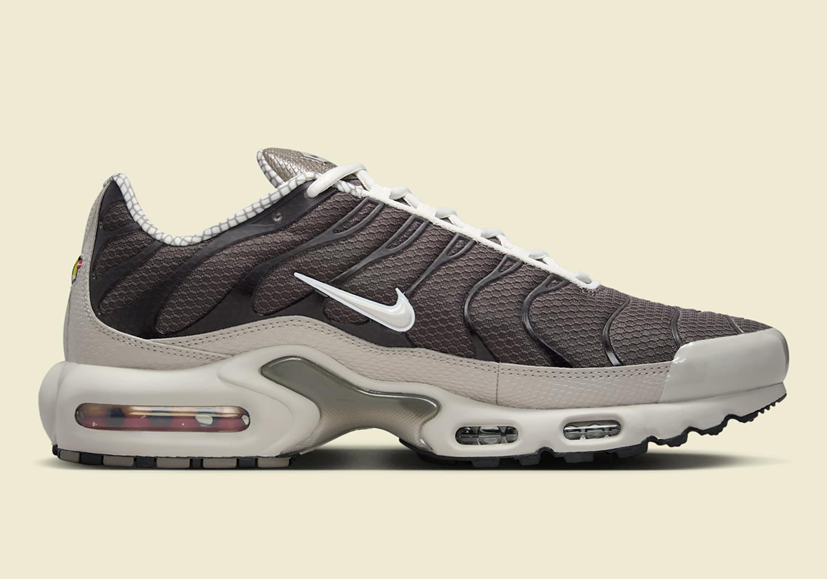 Nike Air Max Plus Year Of The Snake Ib7679 200 9