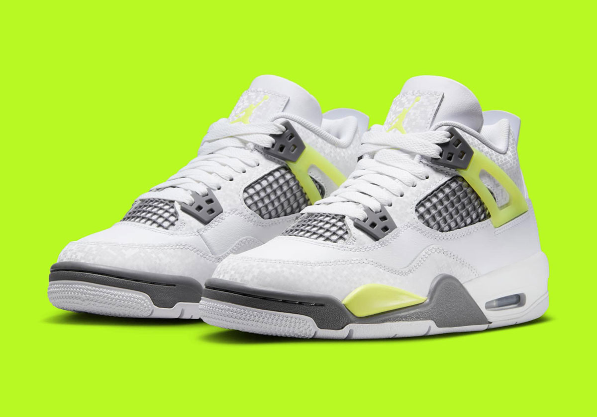 Official Images Of The Air Jordan 4 "Light Lemon Twist"