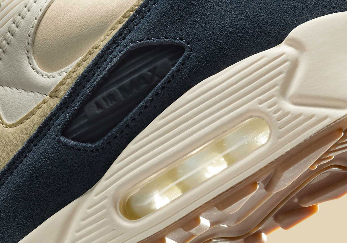 The Nike Air Max 90 Sports Patriotic "Thunder Blue" Accents