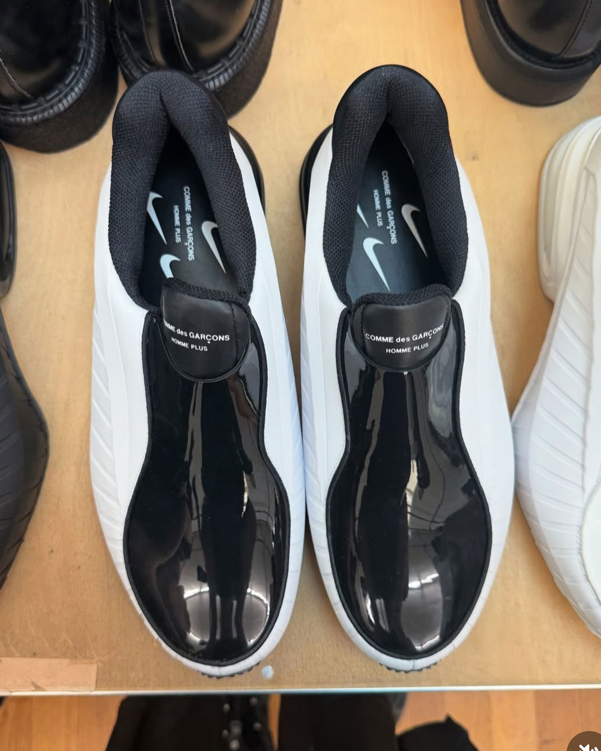 Comme Des Garcons Nike Air Max Dolce 2