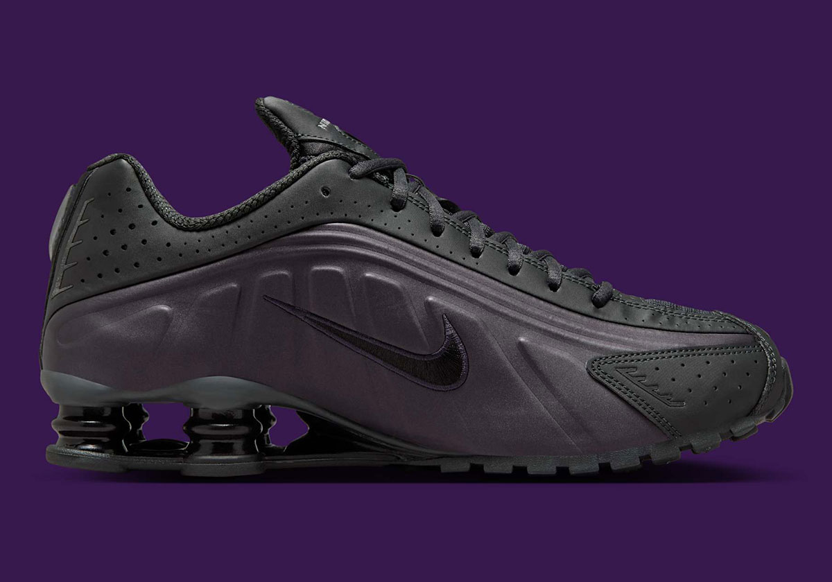 Nike Shox R4 Cave Purple Off Noir Black Metallic Silver Hq1988 500 7