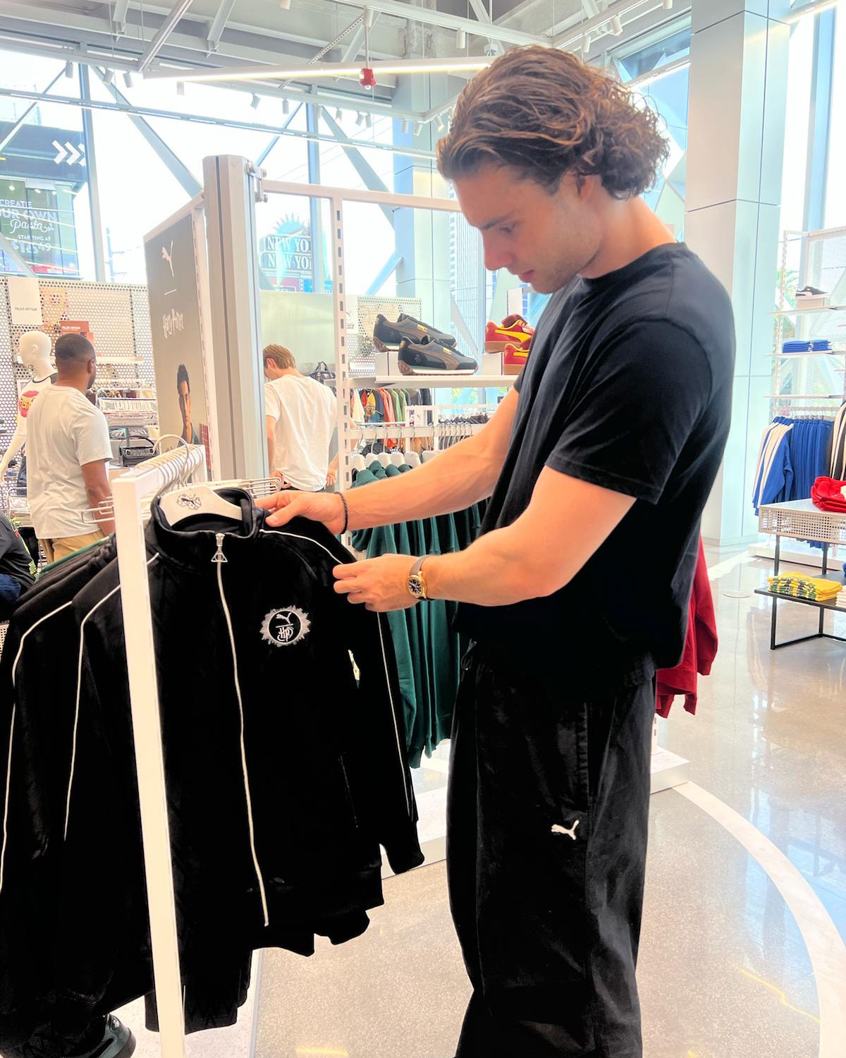 Josh Giddey Signs With Puma Hoops 4