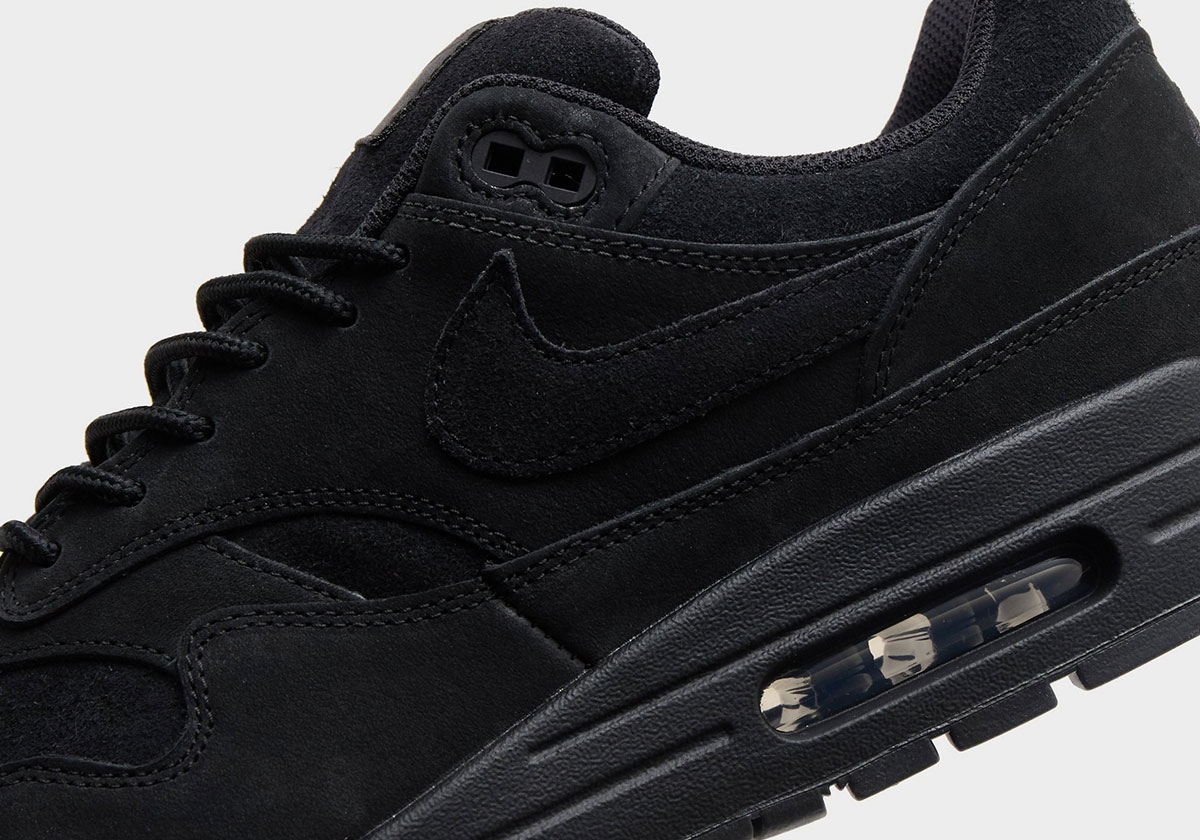 “Black Cat” Coloring Creeps Onto The Nike Air Max 1 Premium