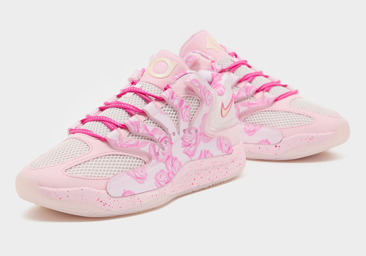First Look At The Nike KD 18 "Aunt Pearl"
