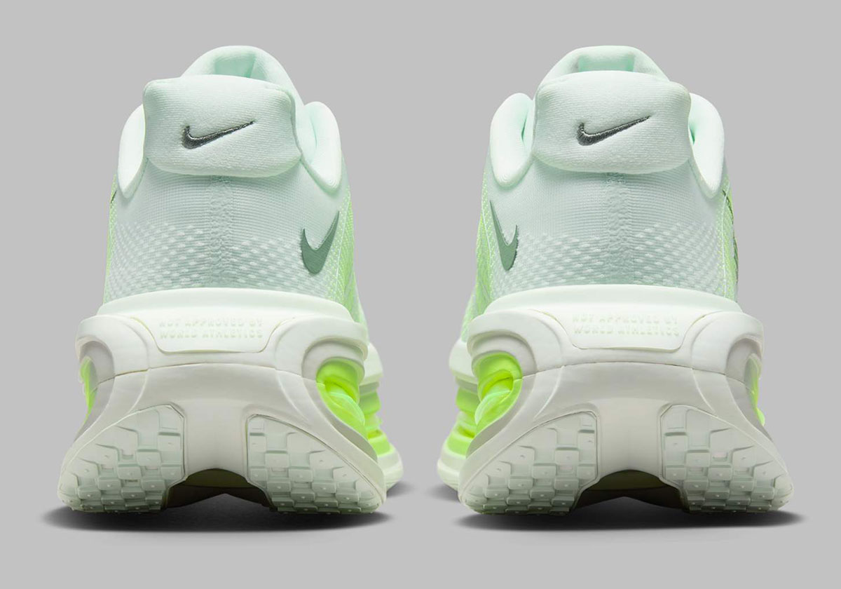 Nike Vomero Premium Hq2050 300 2