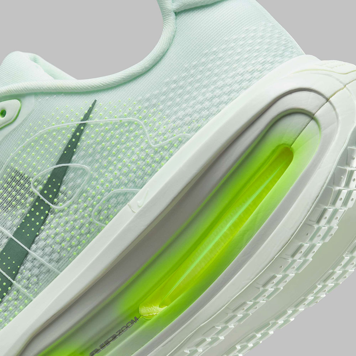 Nike Vomero Premium Hq2050 300 5