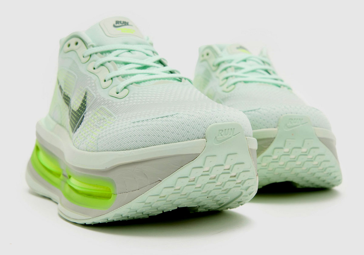 Nike Vomero Premium Barely Green Flat Pewter Volt Light Silver Barely Volt Hq2050 300 1