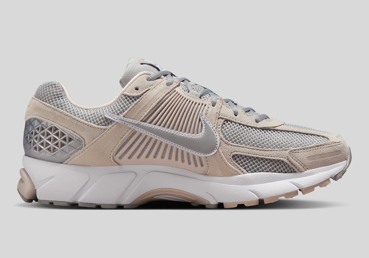 Nike Zoom Vomero 5 Light Orewood Brown Metallic Platinum Light Smoke Grey Hf1553 101 1