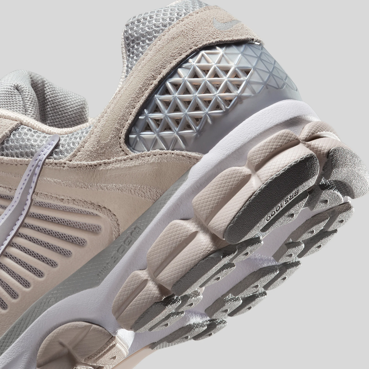 Nike Zoom Vomero 5 Light Orewood Brown Metallic Platinum Light Smoke Grey Hf1553 101 8