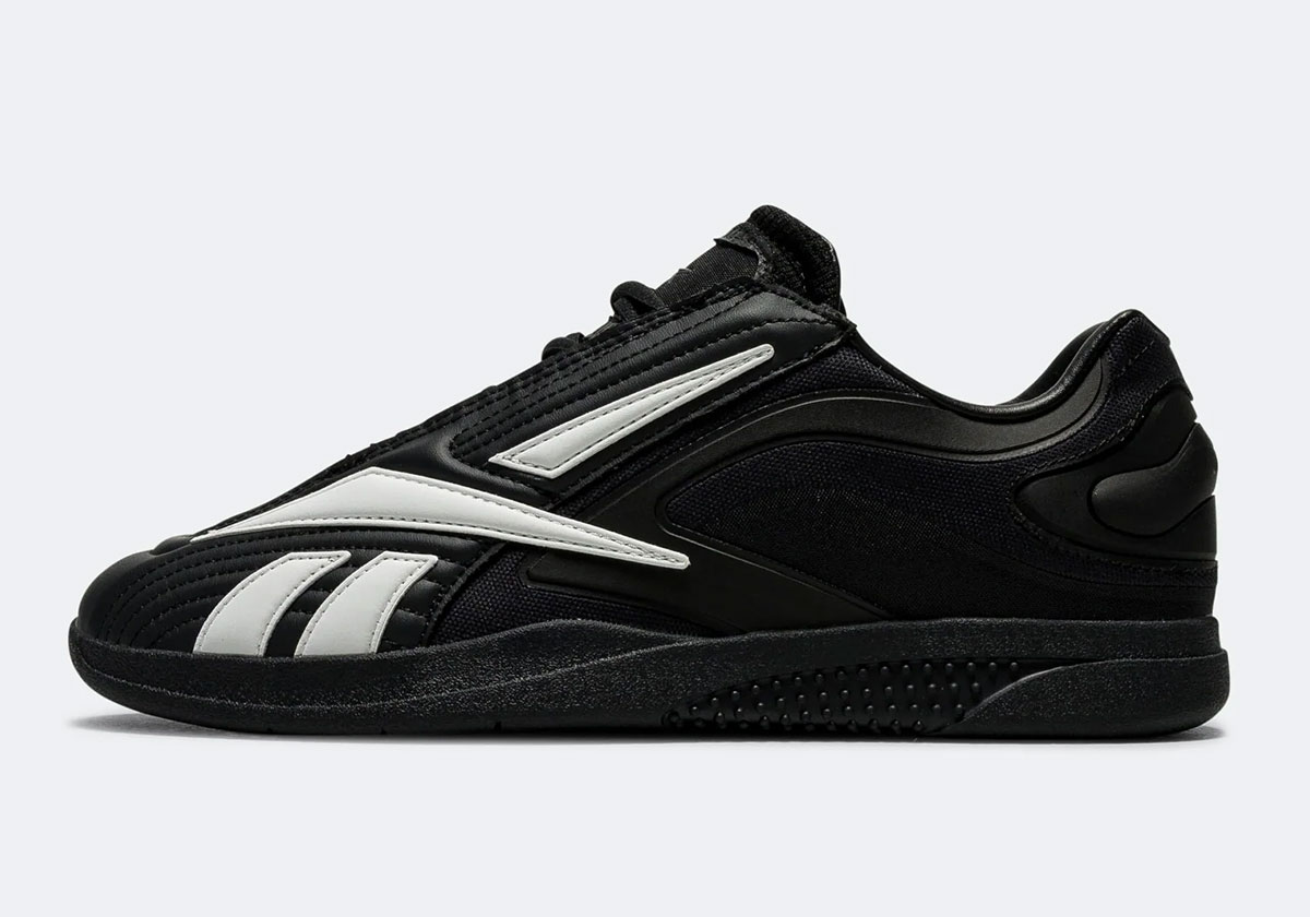Reebok Ltd Hammer Pro Indoor Soccer Shoe 1