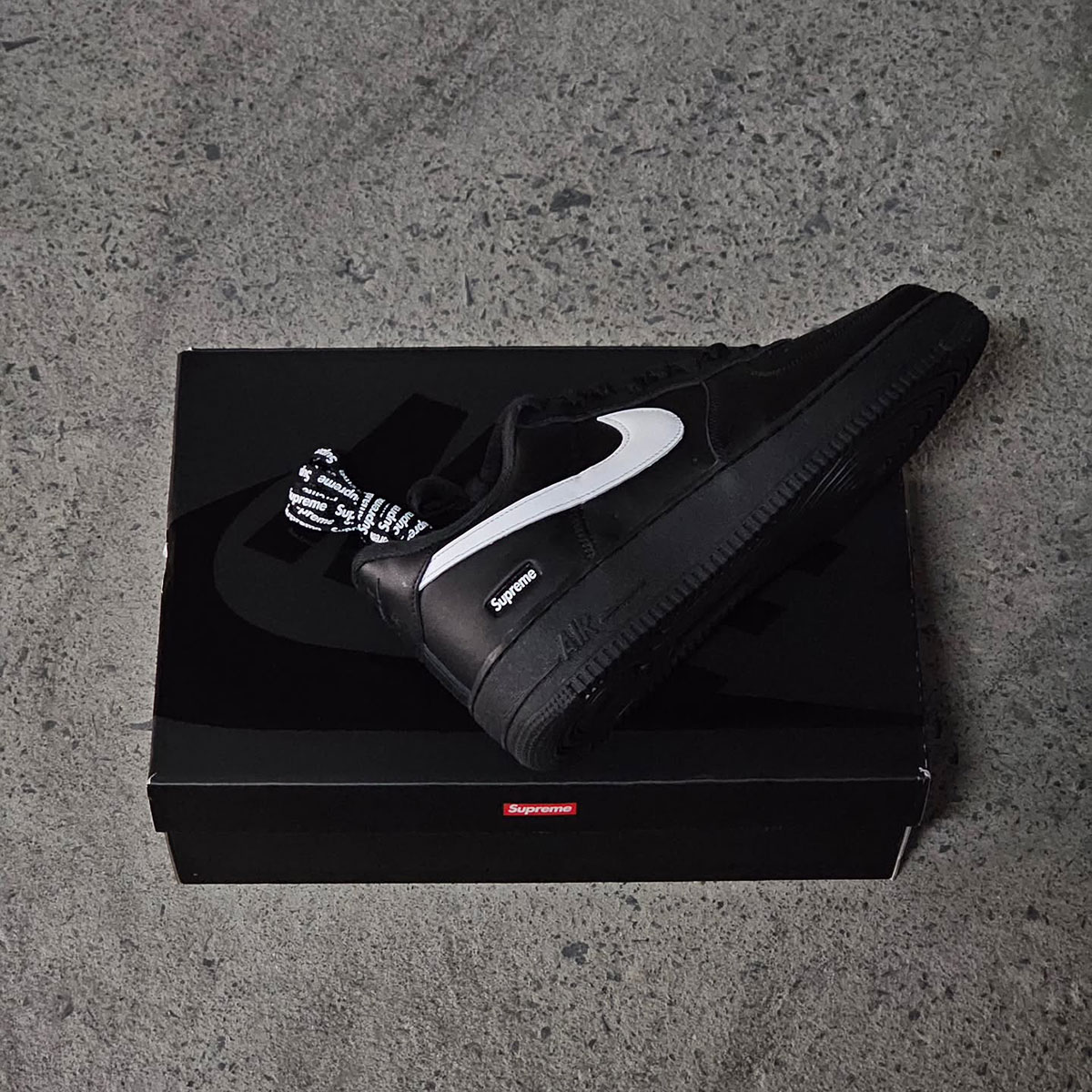 Supreme Nike Air Force 1 Black White Cu9225 002