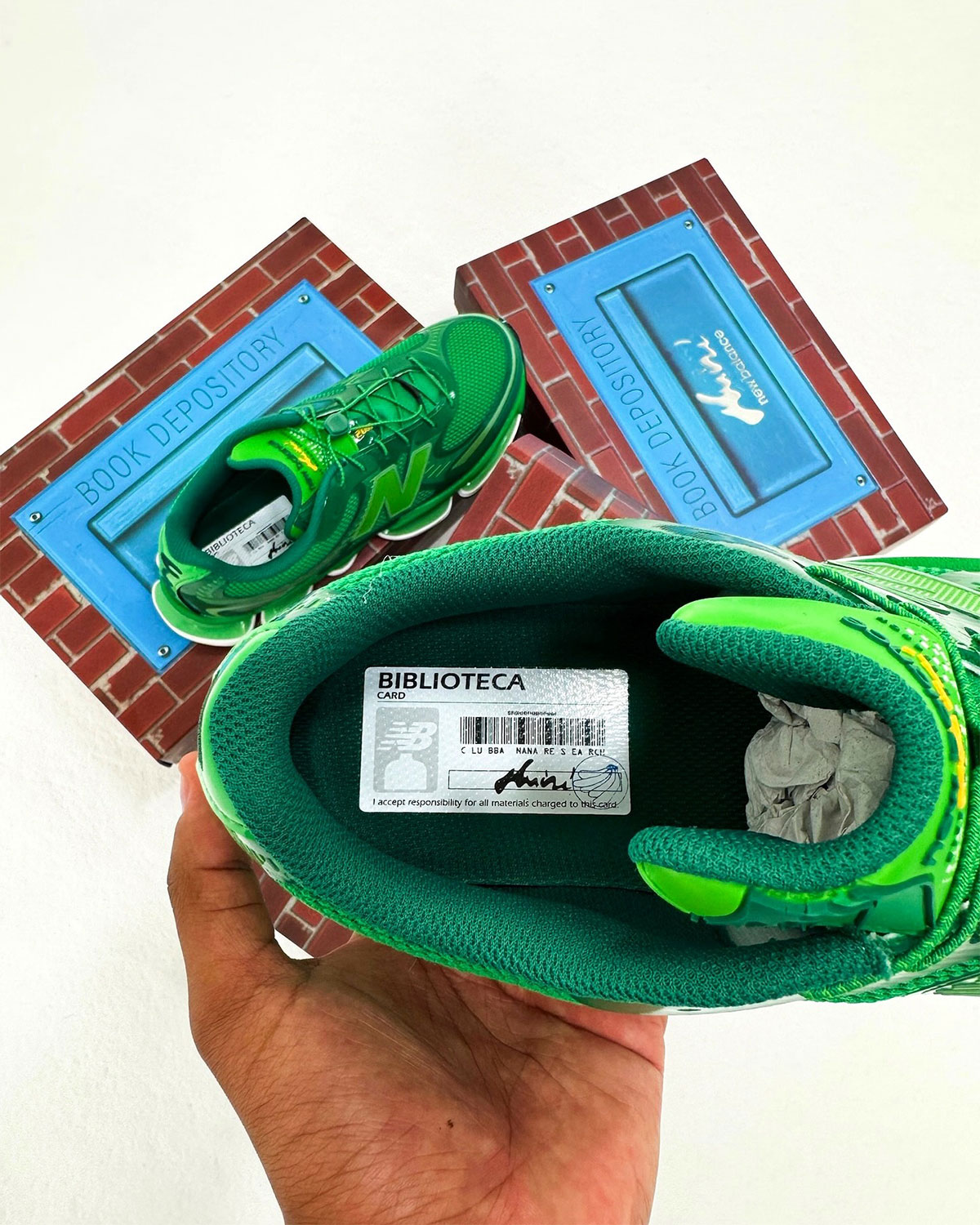 Amine New Balance 2000 Biblioteca 10