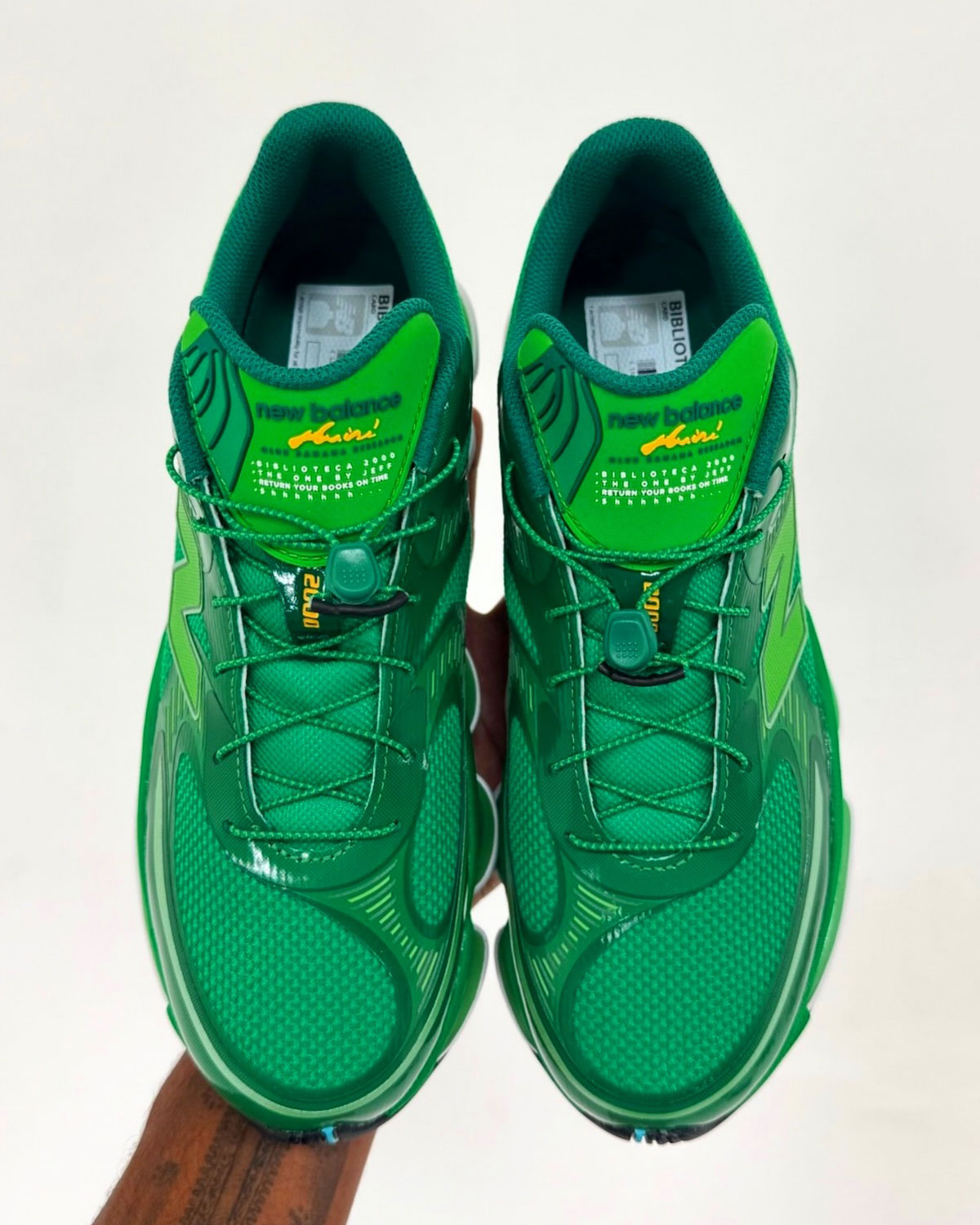 Amine New Balance 2000 Biblioteca 14