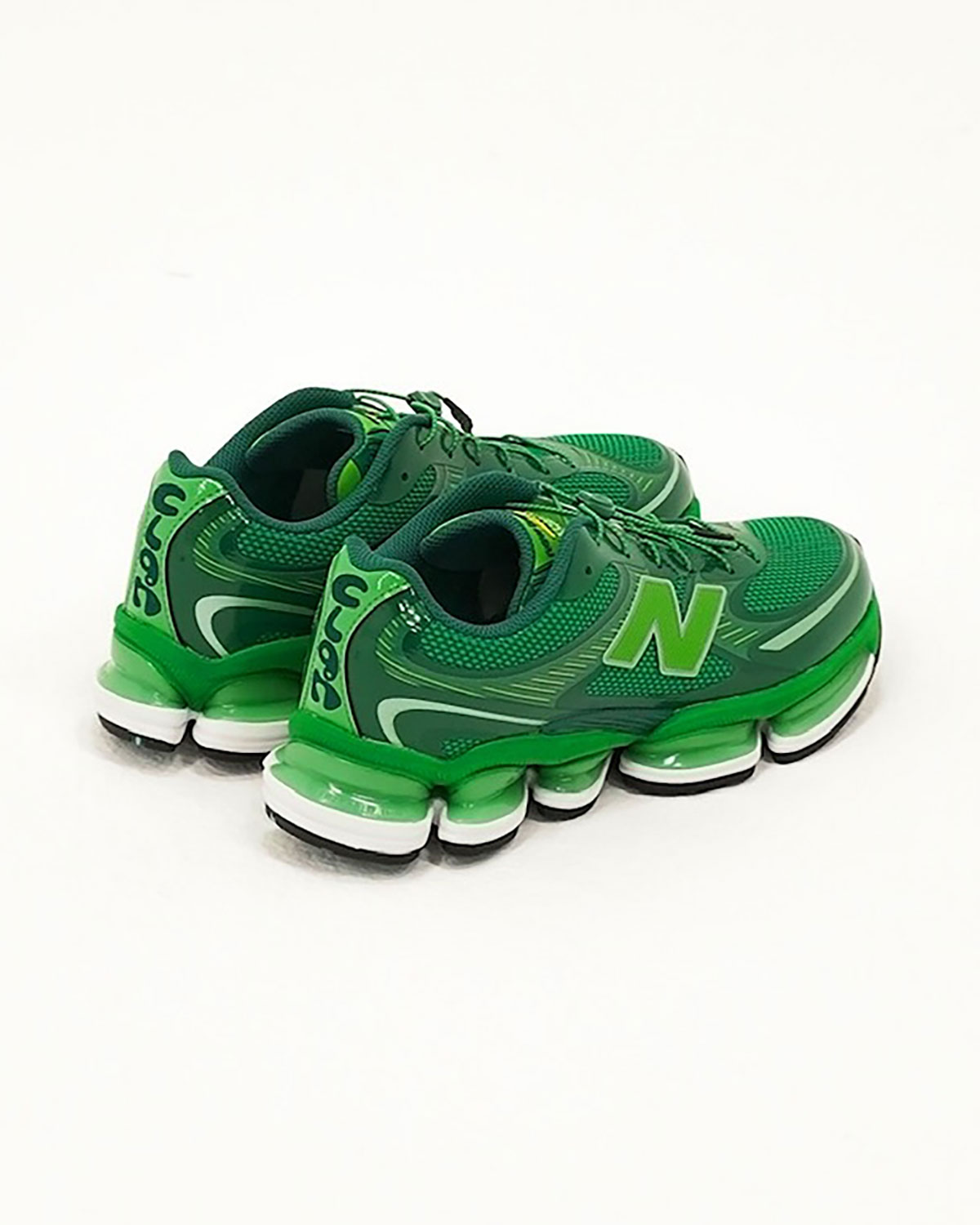 Amine New Balance 2000 Biblioteca 16