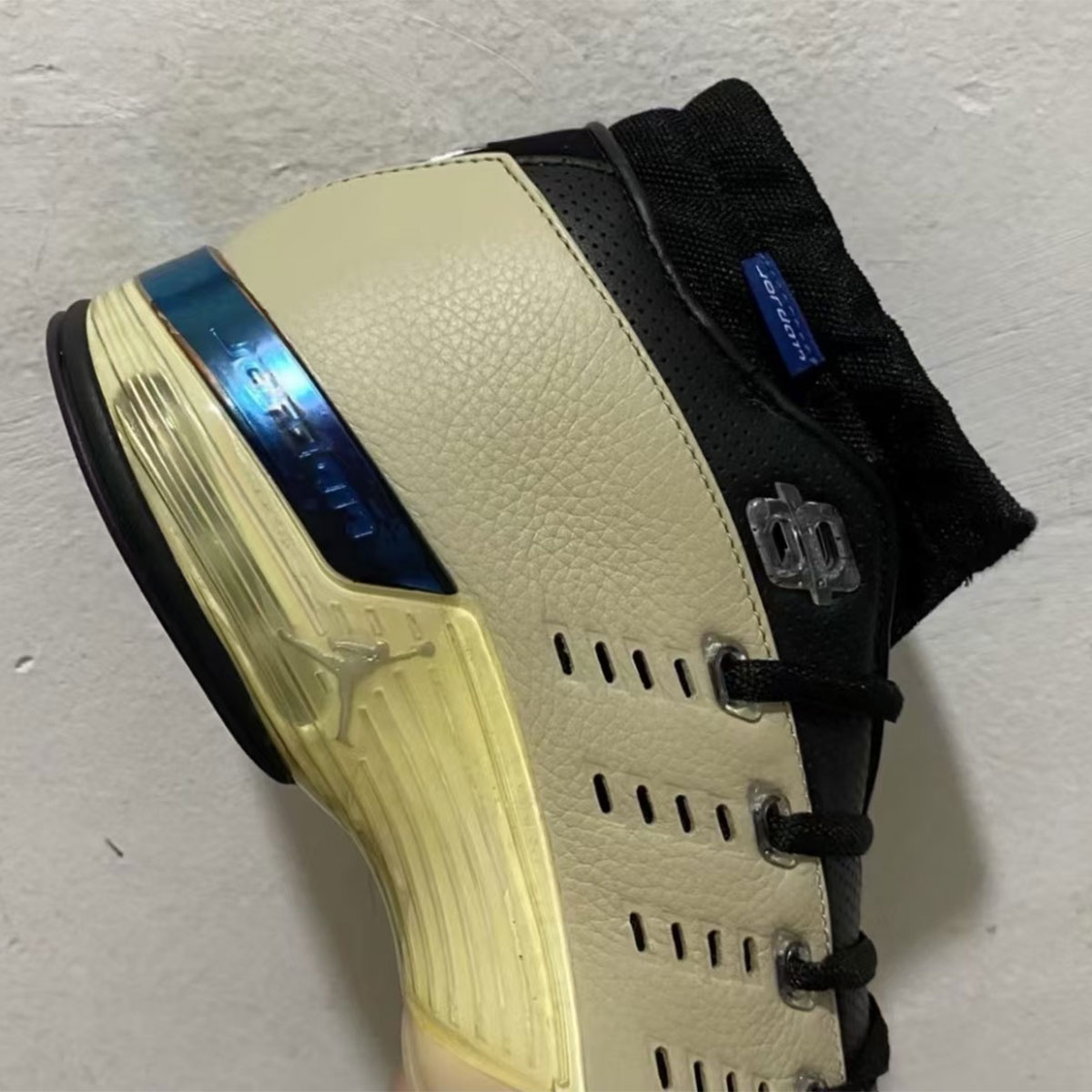 Infinite Archives Air Jordan 17 Low Beach Metallic Silver Black Ih0177 200 7