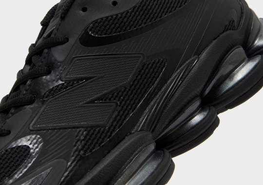 The New Balance 2000 Keeps Checking Off Boxes In “Triple Black”