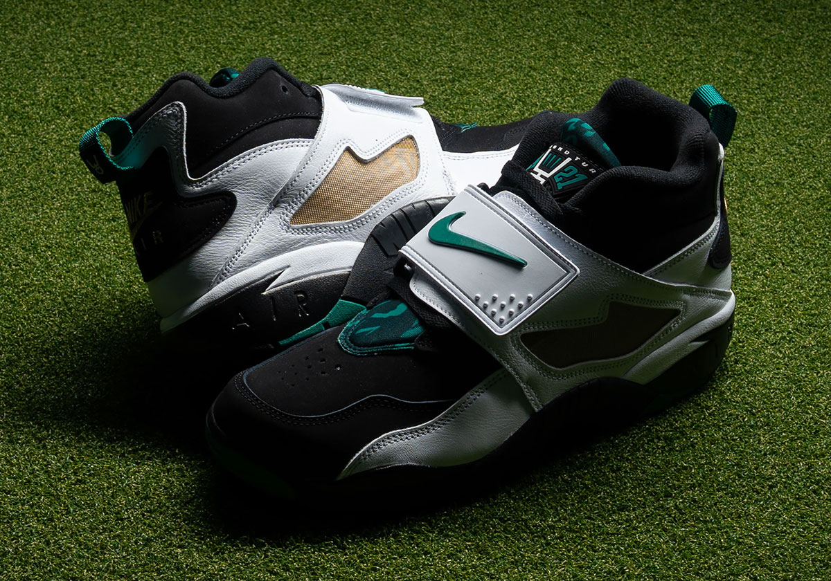 Nike Air Diamond Turf Emerald Deion Sanders Shoes 5