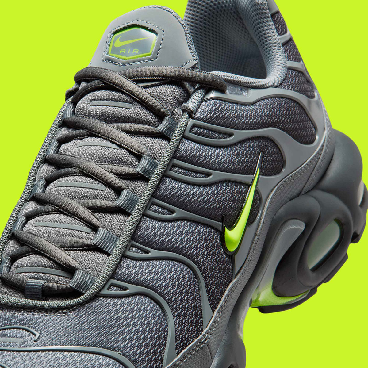 Nike Air Max Plus Smoke Grey Dark Grey Volt Dm0032 026 2