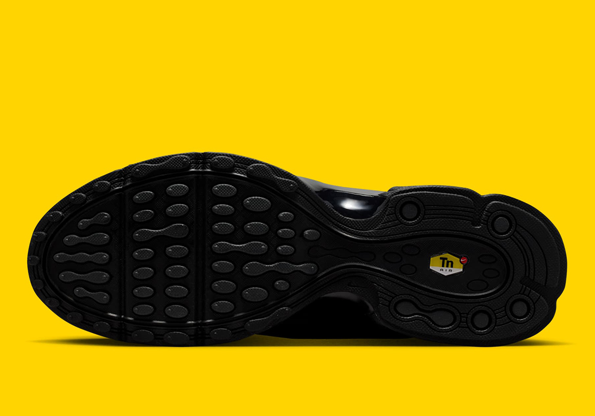 Nike Air Max Plus Viii Black Hq2197 001 2