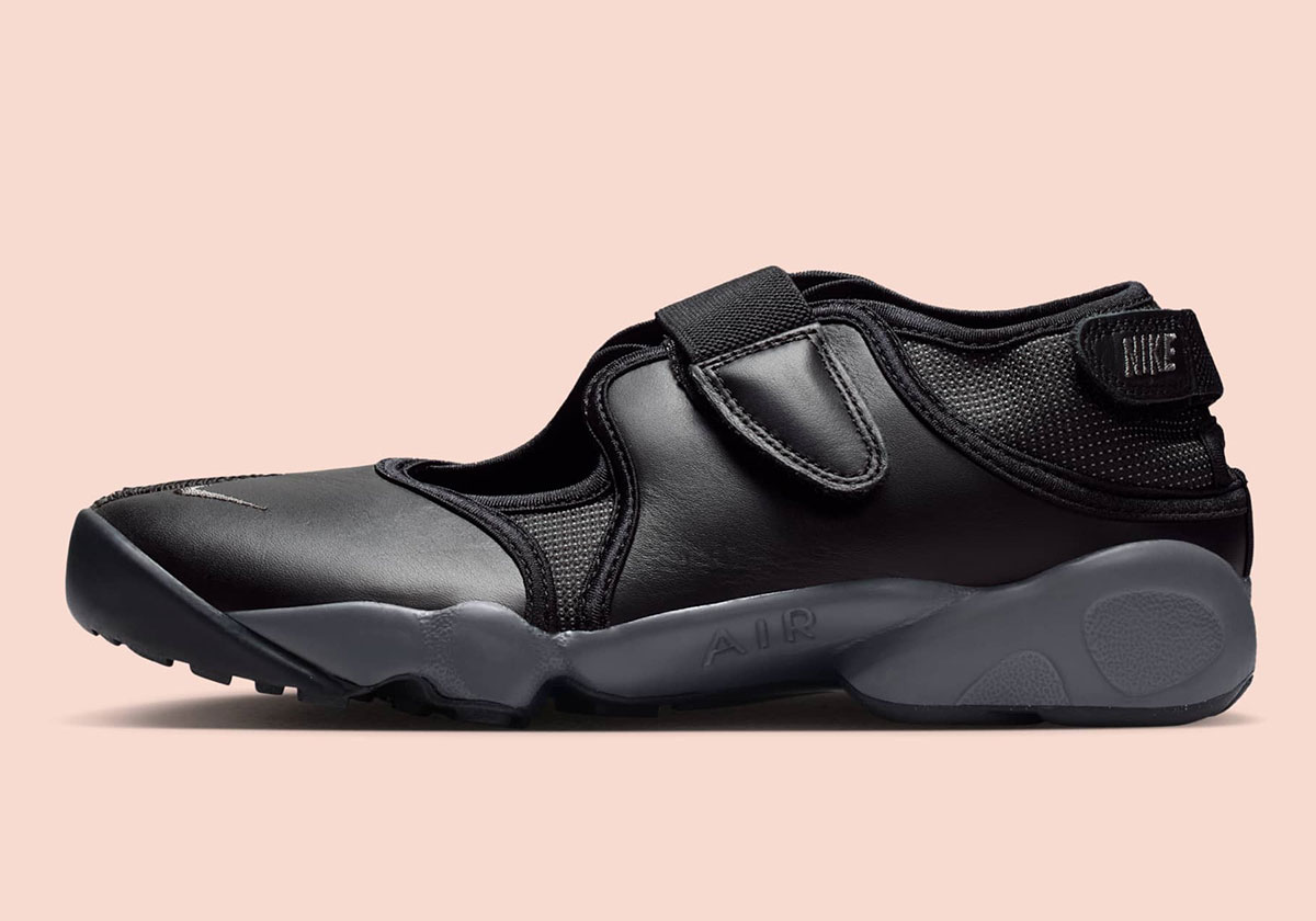 Nike Air Rift Black Iron Grey Reflect Silver Im6017 010 1