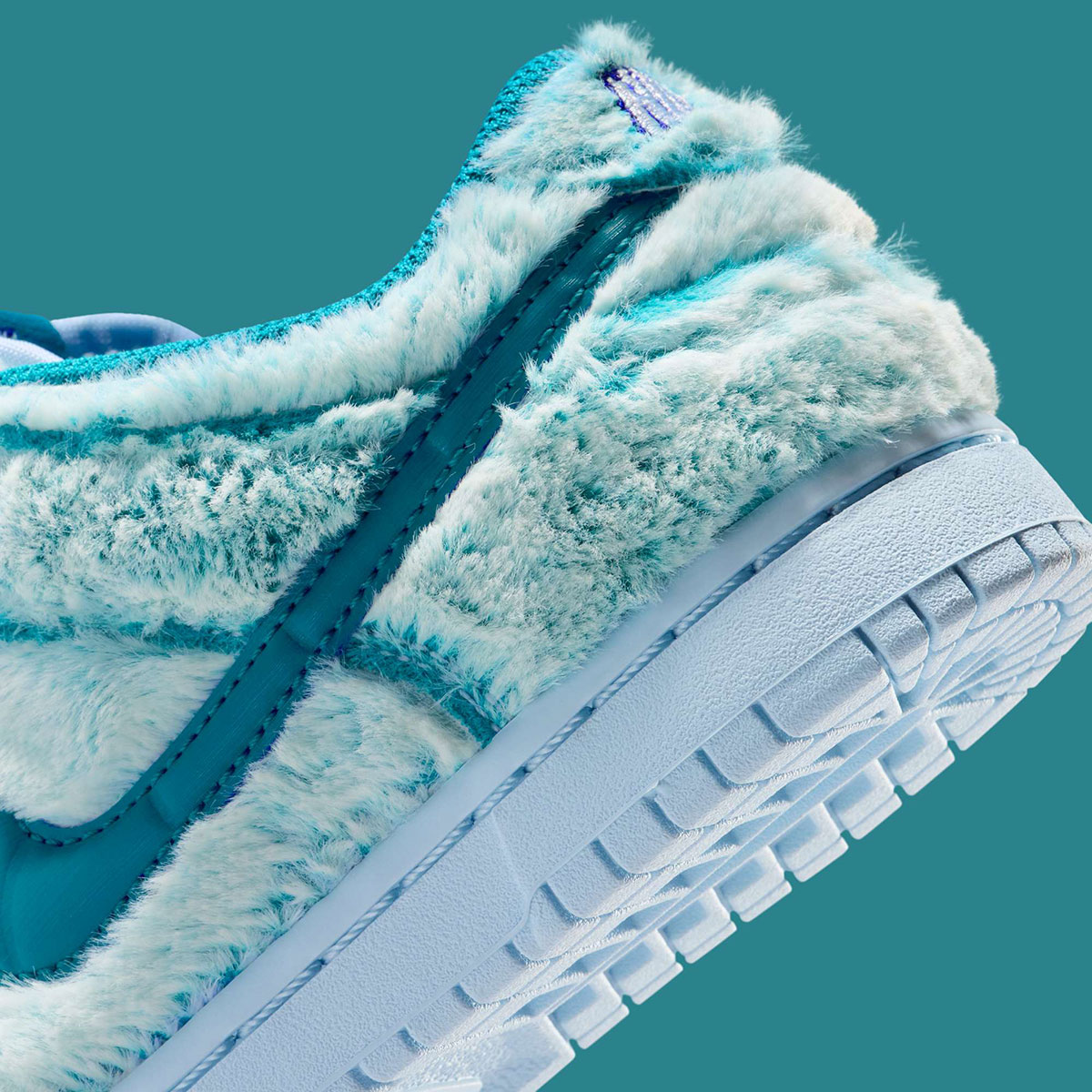 Nike Dunk Low Abominable Snowman Im7170 441 1