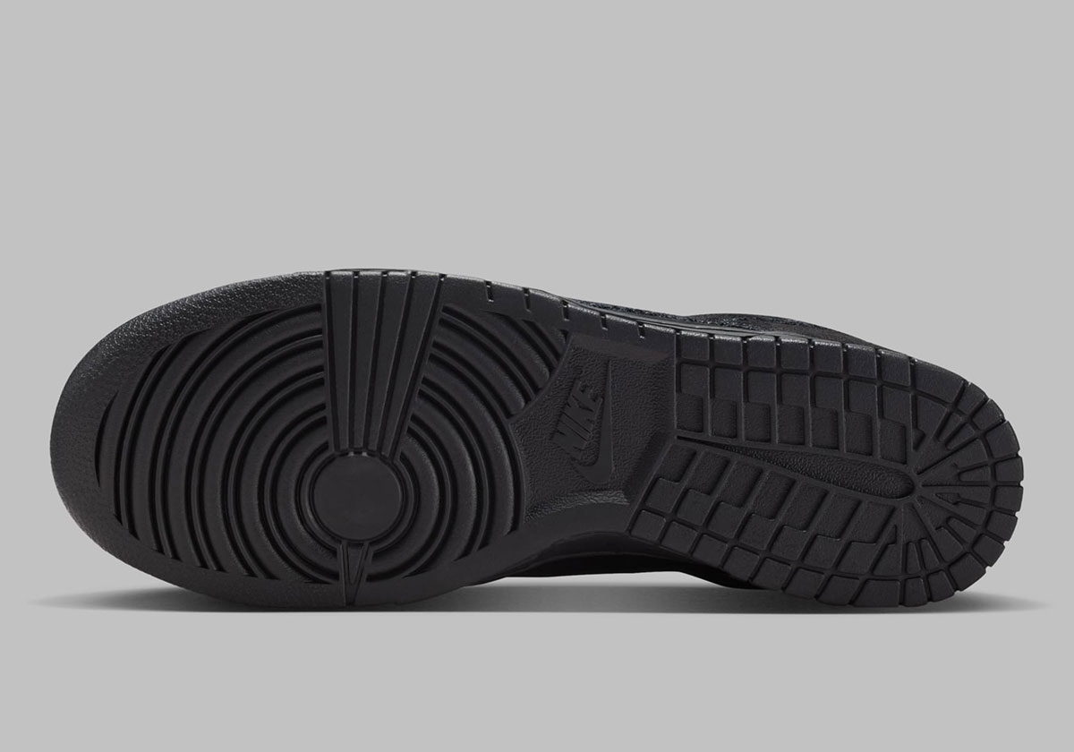 Nike Dunk Low Se Triple Black Ib6651 001 1