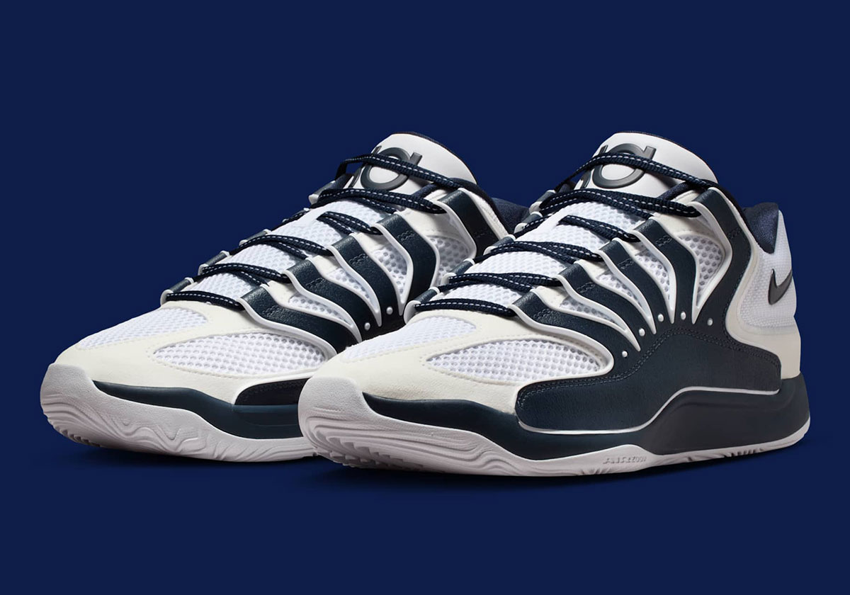 The Nike KD 18 Withdraws "White/Navy" From The Team Bank