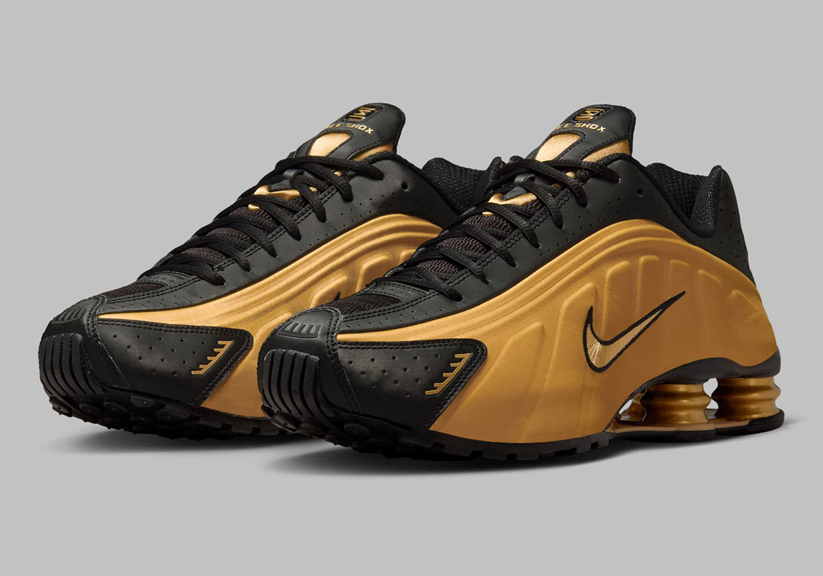 Nike Gilds The Shox R4 In "Metallic Gold"