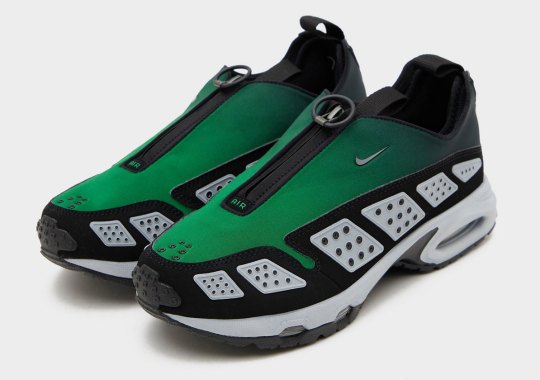 The Nike Air Max Sunder Roots Out A "Pine Green" Gradient