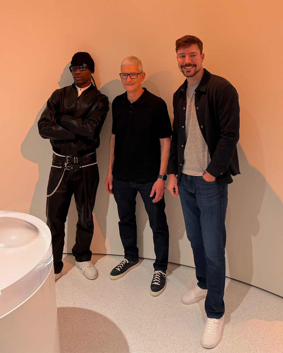 Travis Scott Apple Sneakers Iphone 17 Keynote 4